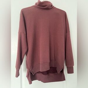 AERIE - Oversized Turtleneck Sweatshirt - XS